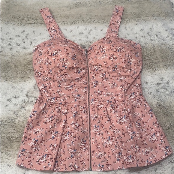 Papaya Tops - Like New * Floral Top
